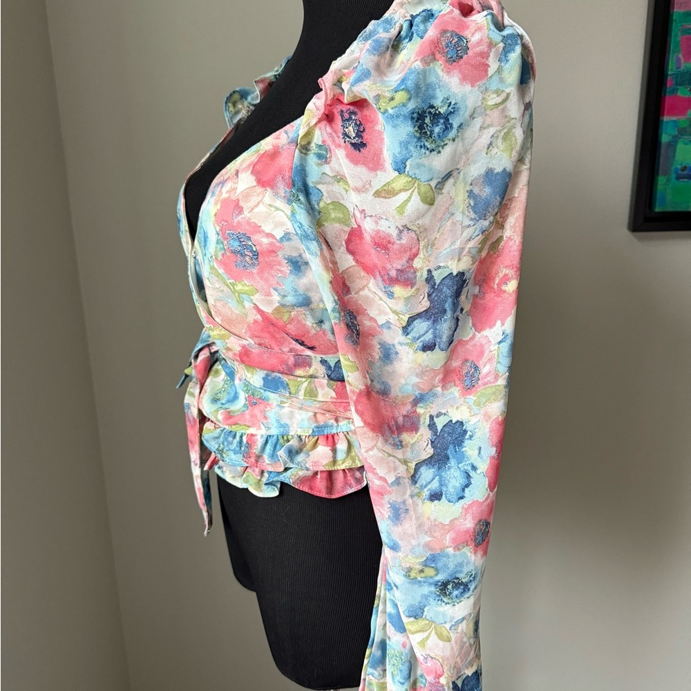 Vici Floral Wrap Blouse - Picture 4 of 8